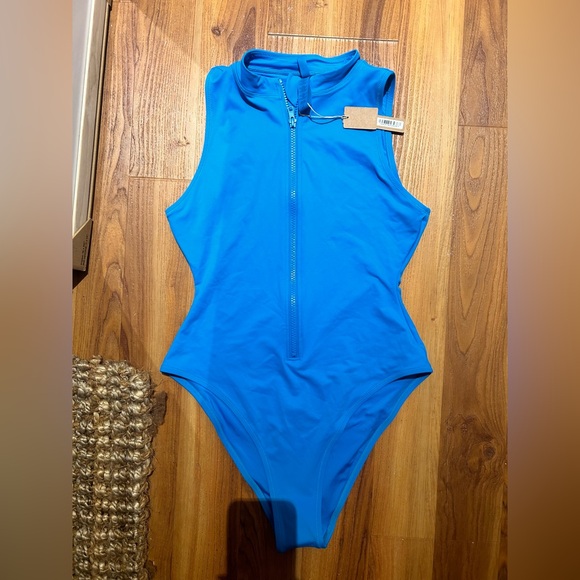 SKIMS Other - NWT Size Medium Skims Zip Swimsuit